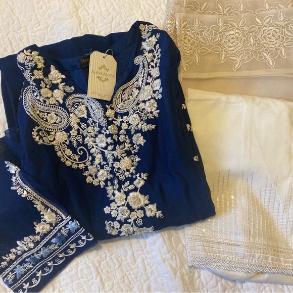 Sold Brand new agha noor - Picture 2 of 2